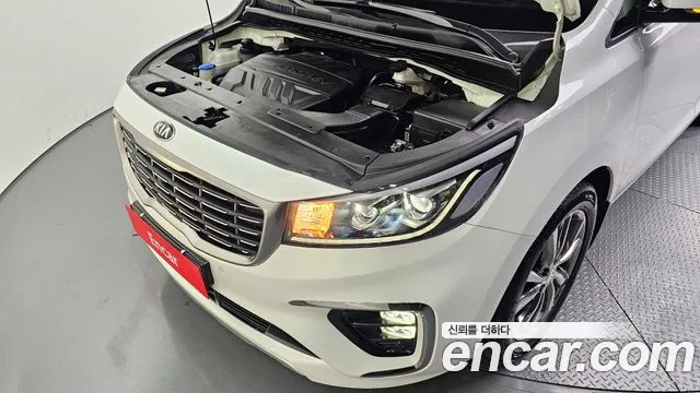 Kia Carnival 2018 thumb 11