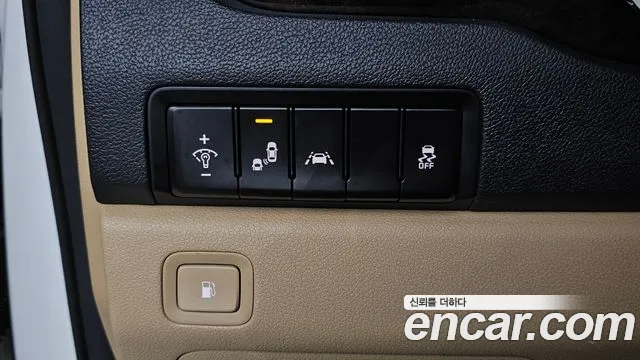 Kia Carnival 2018 thumb 2