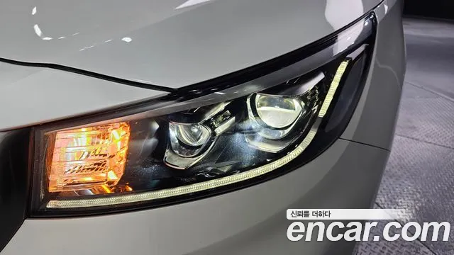 Kia Carnival 2018 thumb 3