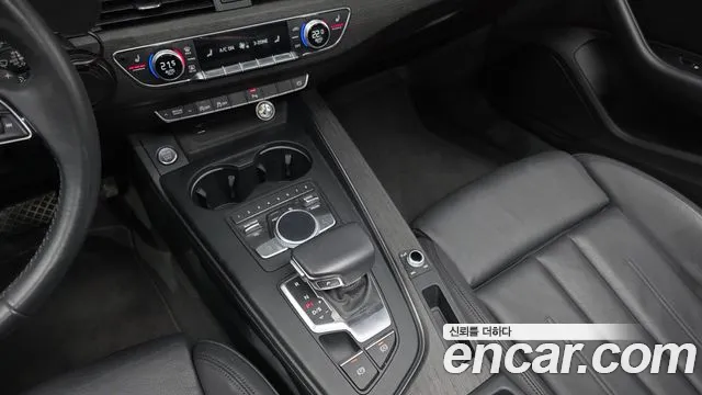 Audi A4 2019 thumb 2