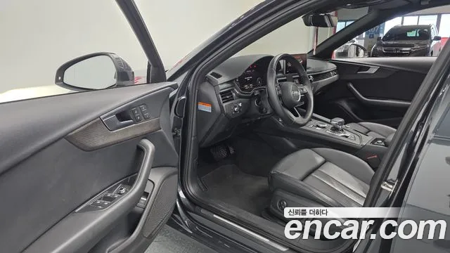 Audi A4 2019 thumb 9