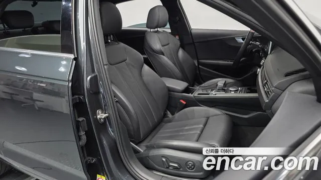 Audi A4 2019 thumb 4