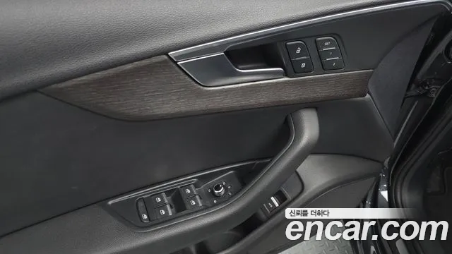 Audi A4 2019 thumb 10