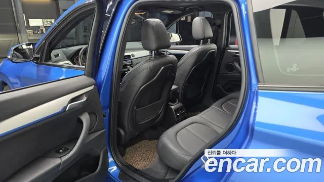 BMW X1 2017 thumb 10