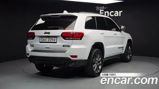 Jeep Grand Cherokee 2016 thumb 12