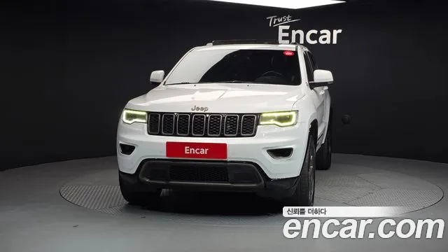 Jeep Grand Cherokee 2016 thumb 9