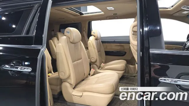 Kia Carnival 2019 thumb 9