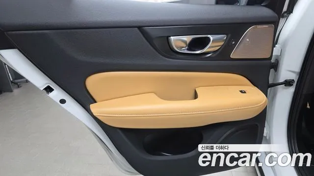 Volvo S60 2021 thumb 2