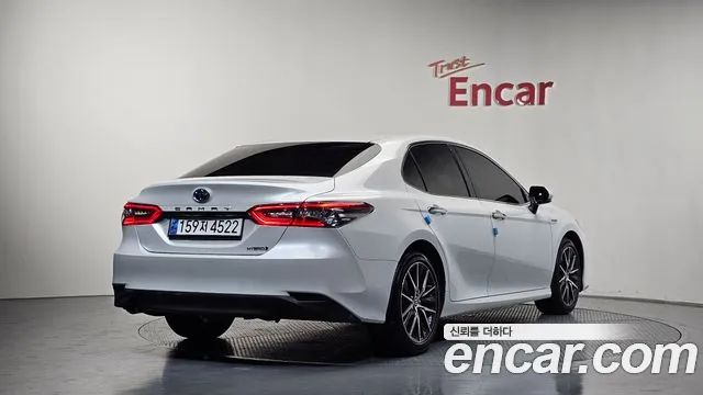 Toyota Camry 2024 thumb 7