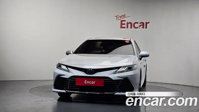 Toyota Camry 2024 thumb 5