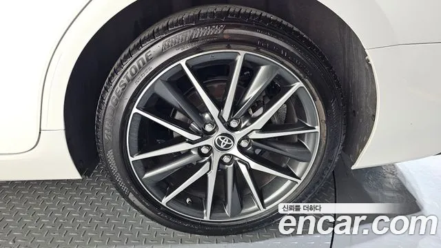 Toyota Camry 2024 thumb 2