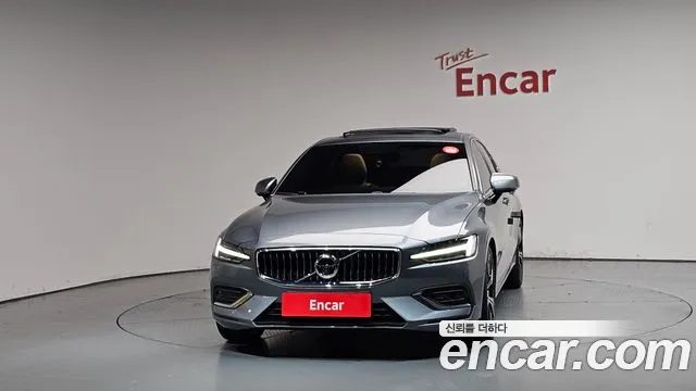 Volvo S60 2019 thumb 3