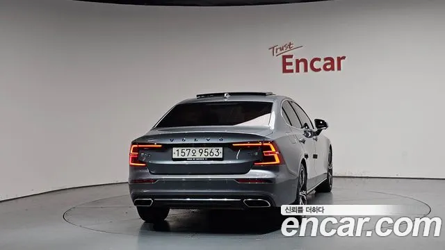 Volvo S60 2019 thumb 4