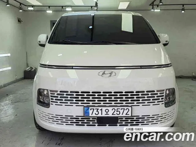 Hyundai Staria 2023 thumb 8