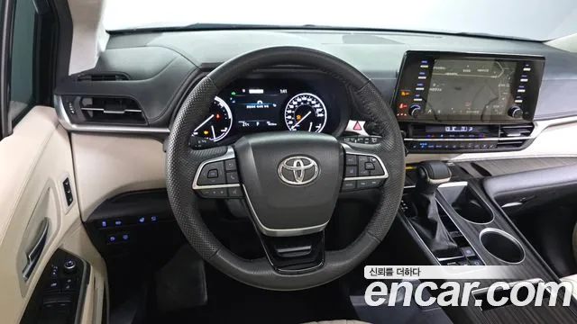 Toyota Sienna 2023 thumb 3