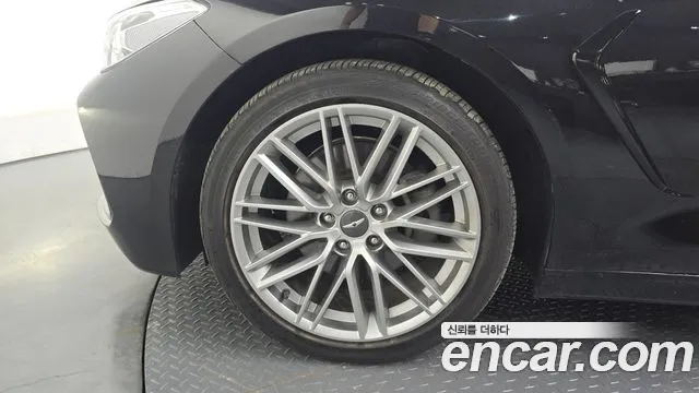 Genesis G70 2019 thumb 3