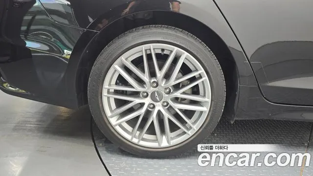 Genesis G70 2019 thumb 10