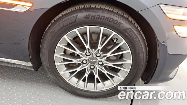 Genesis G80 2022 thumb 4