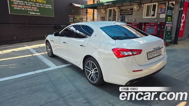 Maserati Ghibli 2018 thumb 7