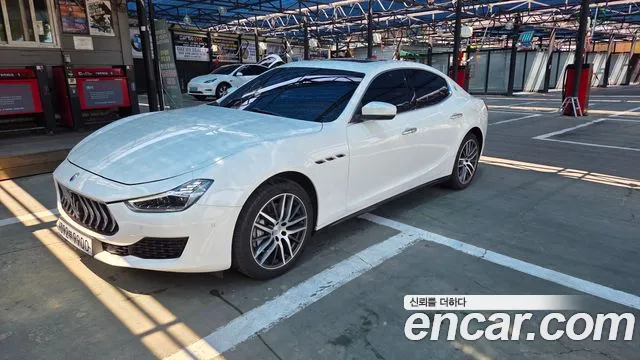 Maserati Ghibli 2018 thumb 8