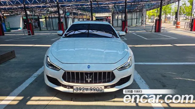Maserati Ghibli 2018 thumb 9