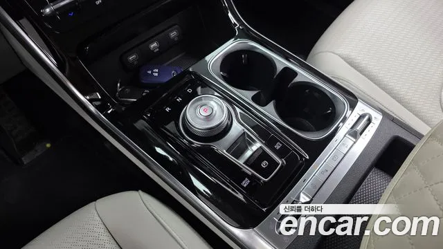 Kia Carnival 2021 thumb 2