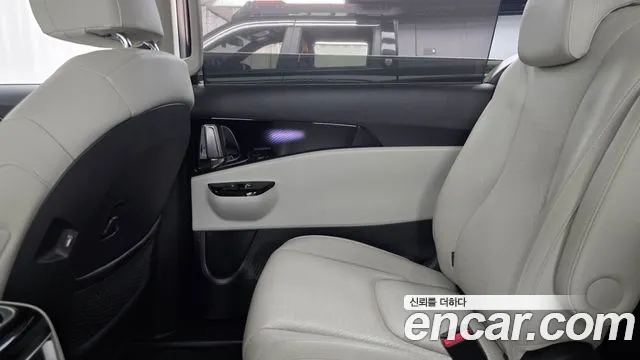 Kia Carnival 2021 thumb 8