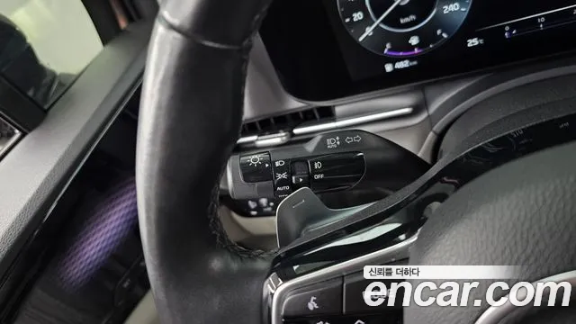 Kia Carnival 2021 thumb 10