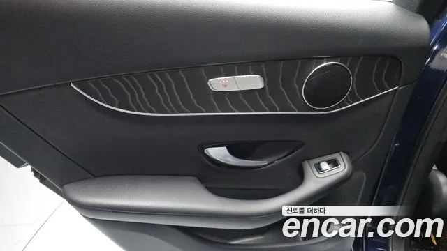 Mercedes-Benz GLC 2019 thumb 11