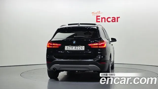 BMW X1 2016 thumb 3