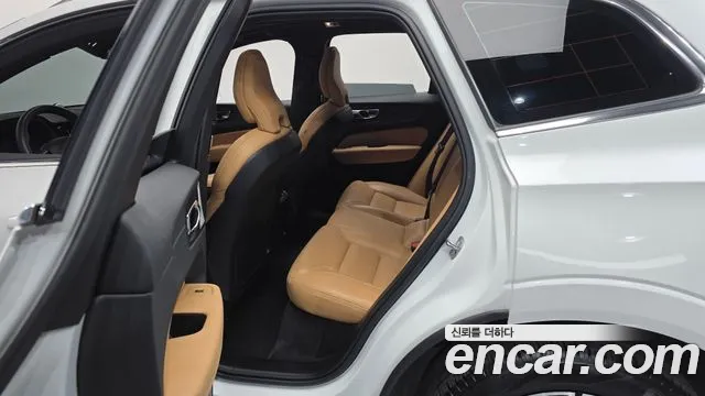 Volvo XC60 2019 thumb 12