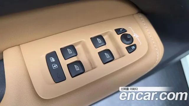 Volvo XC60 2019 thumb 2