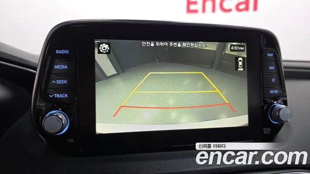 Hyundai Santa Fe 2018 thumb 7