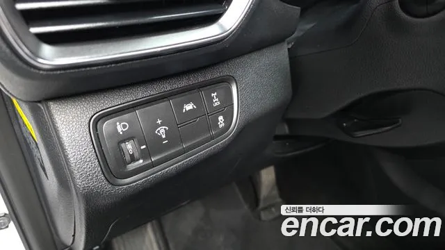 Hyundai Santa Fe 2018 thumb 8