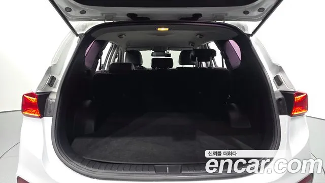 Hyundai Santa Fe 2018 thumb 2