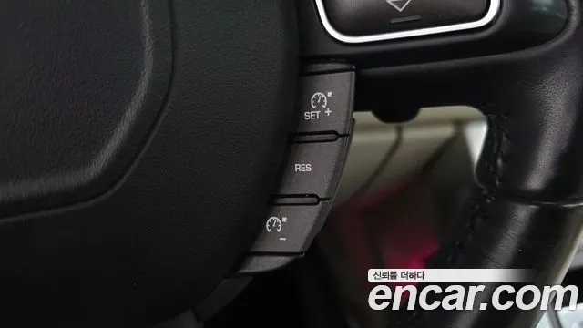 Land Rover Range Rover Evoque 2015 thumb 3