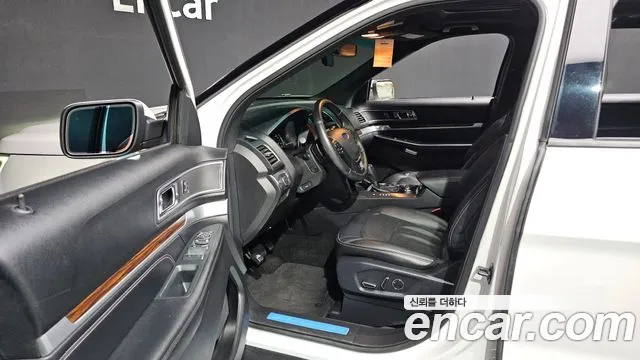 Ford Explorer 2016 thumb 8