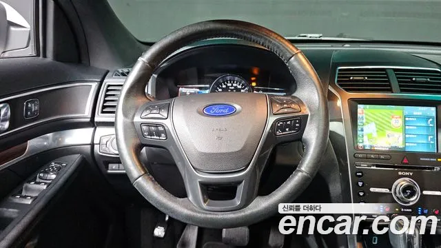 Ford Explorer 2016 thumb 3