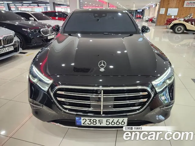 Mercedes-Benz E-Class 2025 thumb 7