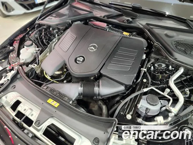 Mercedes-Benz E-Class 2025 thumb 8
