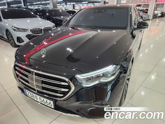 Mercedes-Benz E-Class 2025 thumb 11