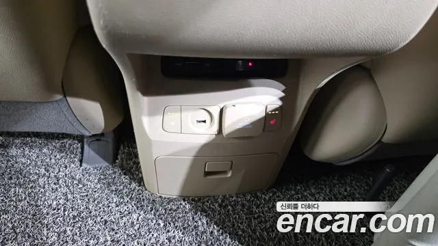 Kia Carnival 2015 thumb 7