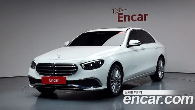 Mercedes-Benz E-Class 2023 thumb 9