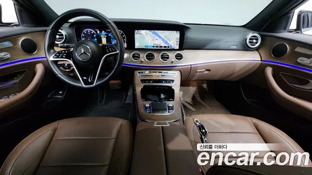Mercedes-Benz E-Class 2023 thumb 7