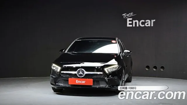 Mercedes-Benz A-Class 2021 thumb 3