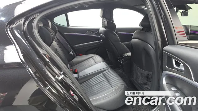 Genesis G70 2019 thumb 11