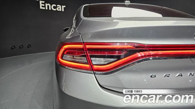 Hyundai Grandeur 2017 thumb 12