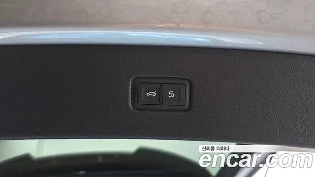 Audi Q7 2021 thumb 5