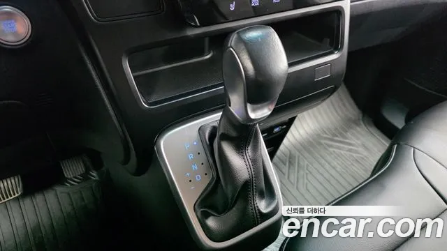 Hyundai Staria 2021 thumb 6