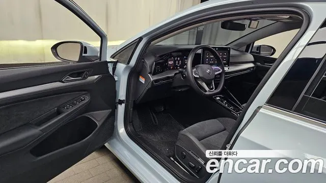 Volkswagen Golf Sportsvan 2025 thumb 8
